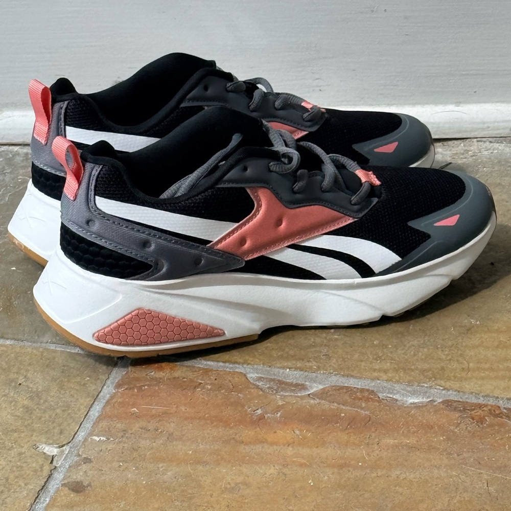 Reebok Women’s Athletic Running Shoes Black Gray Coral Size 7.5 Sneakers